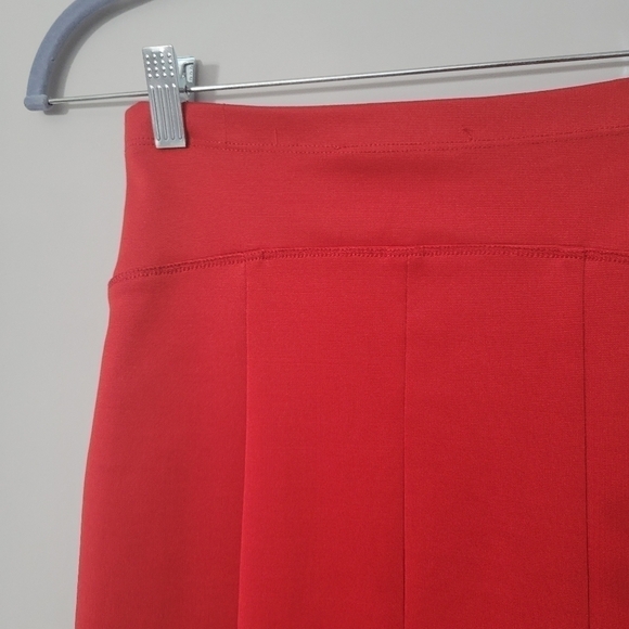 Maeva Red Stretchy Knee Length Skirt - Picture 7 of 10
